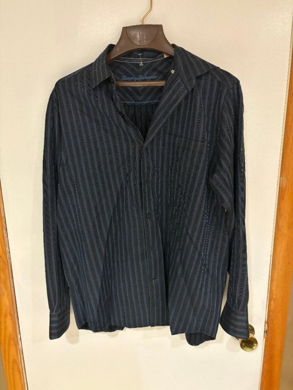Tommy Bahama Men’s Black Blue Striped Long Sleeve Button Down Shirt medium